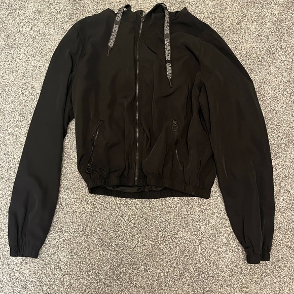 Garage windbreaker - Picture 1 of 1